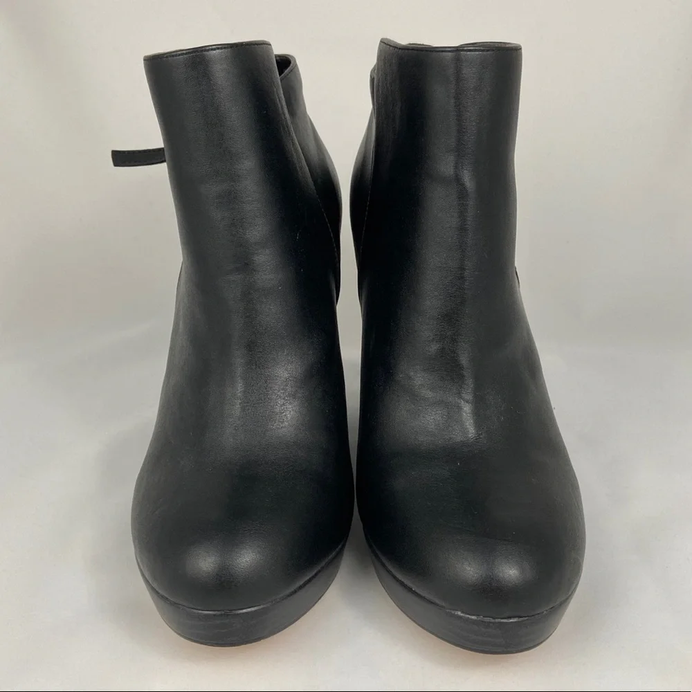 Torrid 11W Black‎ Side Zip Wedge Booties NWT